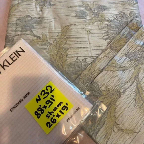 MIX : Calvin Klein Standard Sham and Queen Duvet + 1pcs Sham' (N -32)